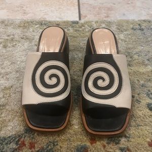 Black and white swirl mule